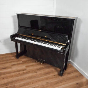 Used Yamaha U3