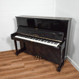 Used Yamaha U1